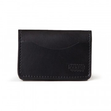 Union Quad - Lompakko:  Union Quad -lompakko sopii niille, jotka haluavat kantaa lompakossaan vain tärkeimmät kortit. Tanner Goodsin...