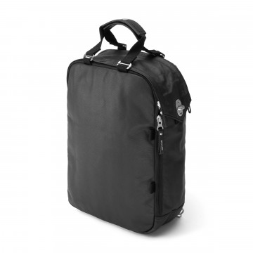Daypack - Laukku:  Daypack-laukku muotoutuu hienosti jokapäiväiseen käyttöön. Kahvat voi kiinnittää sivulle tai ylös ja hihnoilla saat...