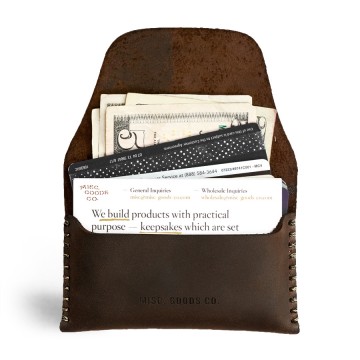 Slim Tuck - Lompakko:  Minimalistiselle kantajalle tehdyssä Keep It Slim -lompakossa on yksi tasku ja ohut läppä, johon mahtuu noin 20...