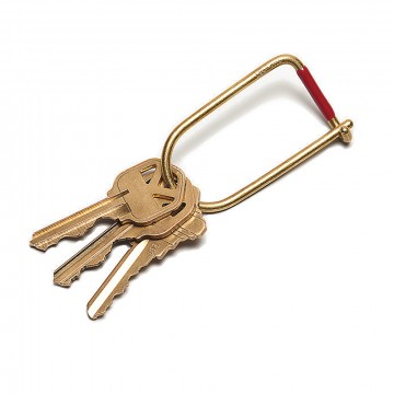 Wilson Brass - Avaimenperä:  Wilson on simppeli ja tehokas avaimenperä, jonka metallin sisäänrakennettu jännitys sulkee avaimenperän...