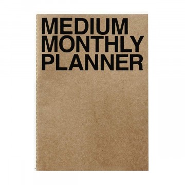 Medium Monthly Planner - Kalenteri:  Jstory Medium Monthly Planner -kalenterilla saat organisoitua kuukausittaisen aikataulusi. Jokaisella aukeamalla on...