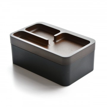 Revov - Säilytysrasia:  Revov Tray Box tarjoaa miellyttävän ja käytännöllisen tavan säilyttää ja organisoida EDC-tarvikkeita eteisessä tai...