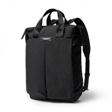 Tokyo Totepack - Laukku:  Tokyo Totepack -laukkua voit pitää reppuna selässä tai piilottaa olkahihnat ja kantaa tote-tyyliin kädessä. Kun...