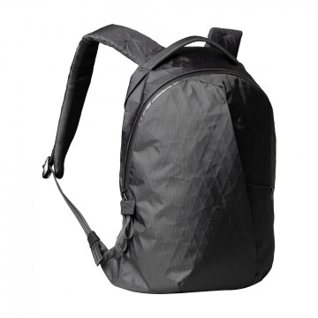 Thirteen Daypack - Reppu:  Thirteen Daypack on minimalistinen yleisreppu, jonka kompakti koko, kapasiteetti ja organisointimahdollisuudet...