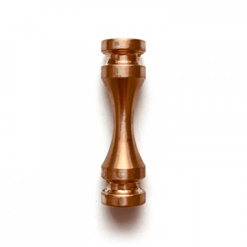 Flatz Knuckle Roller Copper:  Jokainen Flatz Knuckle Roller on 6,5 cm pitkä, kapeimmasta kohdastaan 7 mm ja päistä 18 mm. Koneistettu yhdestä...