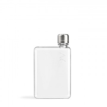 A6 Memobottle Trinkflasche:    Da ihre Form der eines Stück Papiers ähnelt, passt die A6 memobottle™ dort, wo eine normale Flasche Probleme...