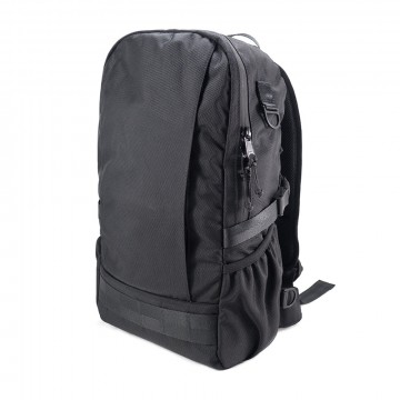 Jetpack 22 L:  Built in the USA, the Jetpack is a 22 L low-profile daypack designed for everyday commuting and traveling. The...