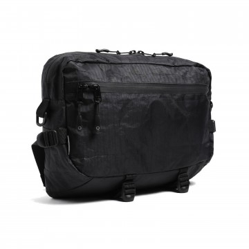 Slingpack RND Edition - Laukku:  Slingpack on kevyt kropan poikki puettava laukku, johon kuitenkin mahtuu tavaraa kuin pieneen reppuun. Ideaali...