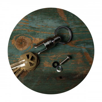 Keyper Quick Release Titanium - Avaimenperä:  Keyper pitää pinon avaimia helposti irroitettavana ja kiinnitettävänä. Vahvat neodyymimagneetit pitävät ne...